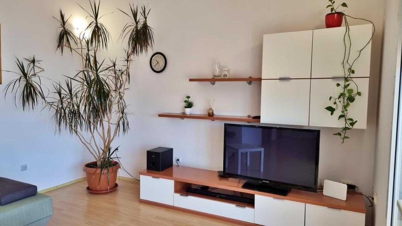 Apartments Gajo Omis Exterior photo